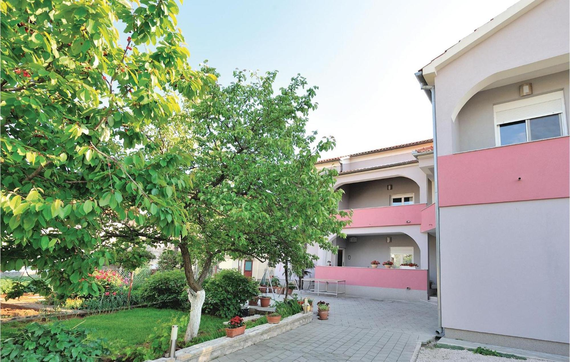 Nice Apartment In Zadar With Kitchen Kültér fotó