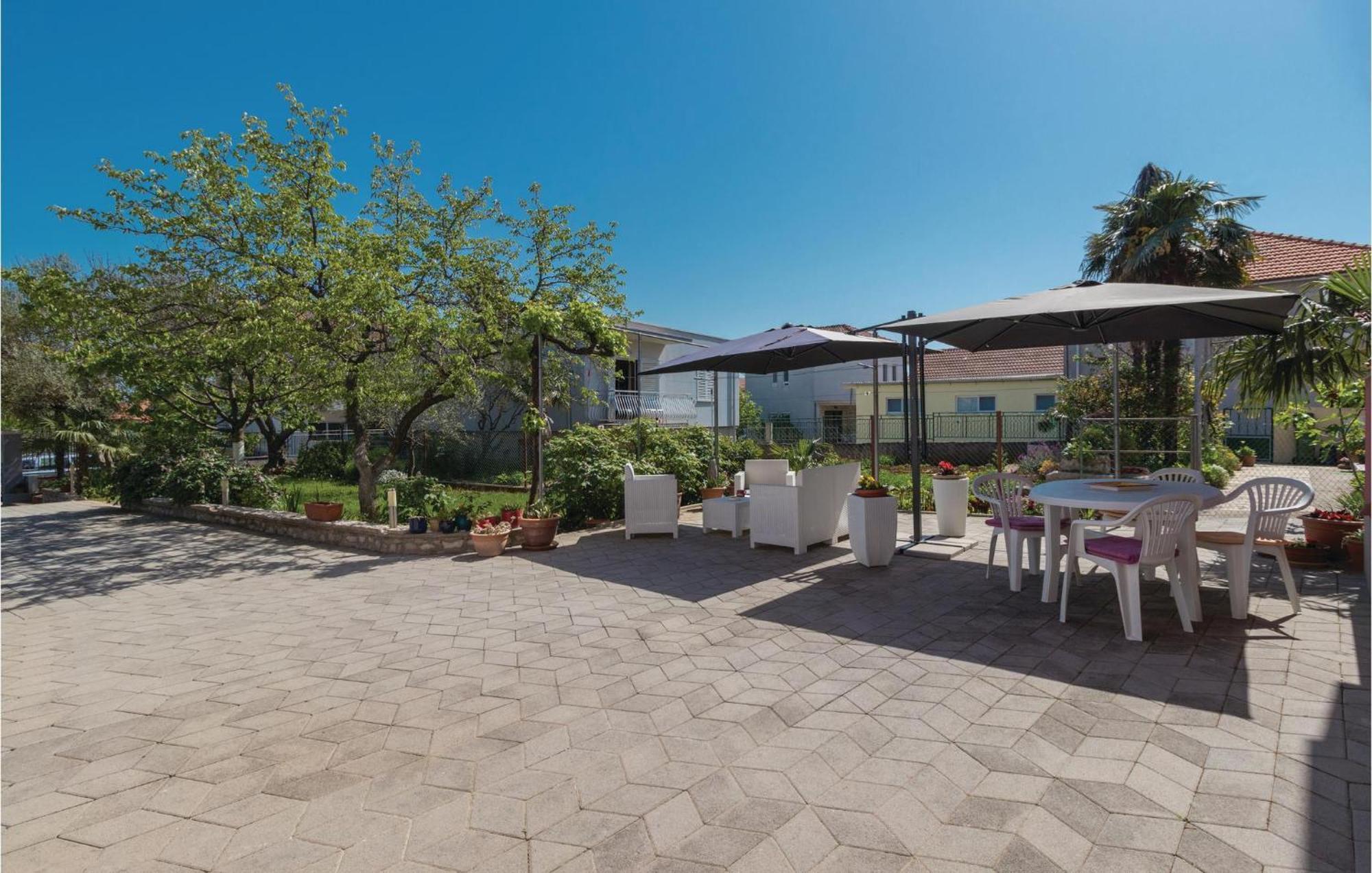 Nice Apartment In Zadar With Kitchen Kültér fotó